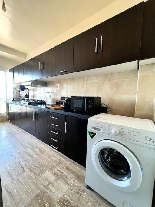 Ocean View Sunset Apartment In The Heart Of Rabat Bagian luar foto